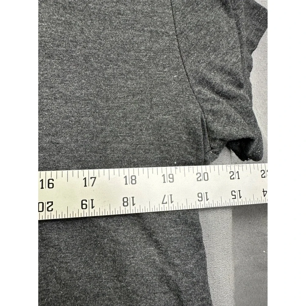 True Religion Mens V-Neck Graphic T-Shirt Gray Red Horseshoe Logo Large
